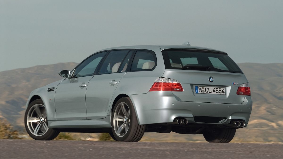 BMW údajně chystá návrat M5 Touring s osmiválcem a plug-in hybridem